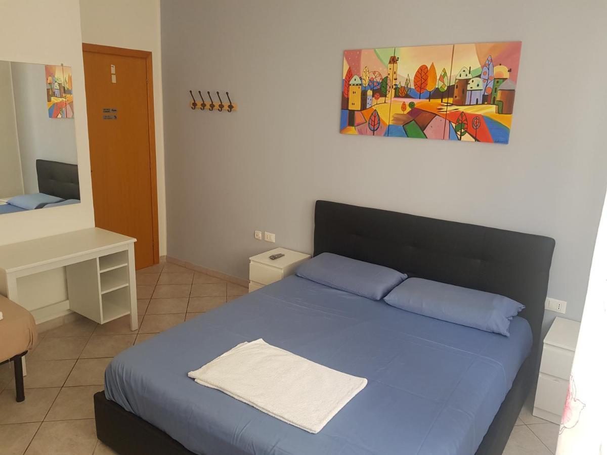 New House Apartment Follonica Bagian luar foto
